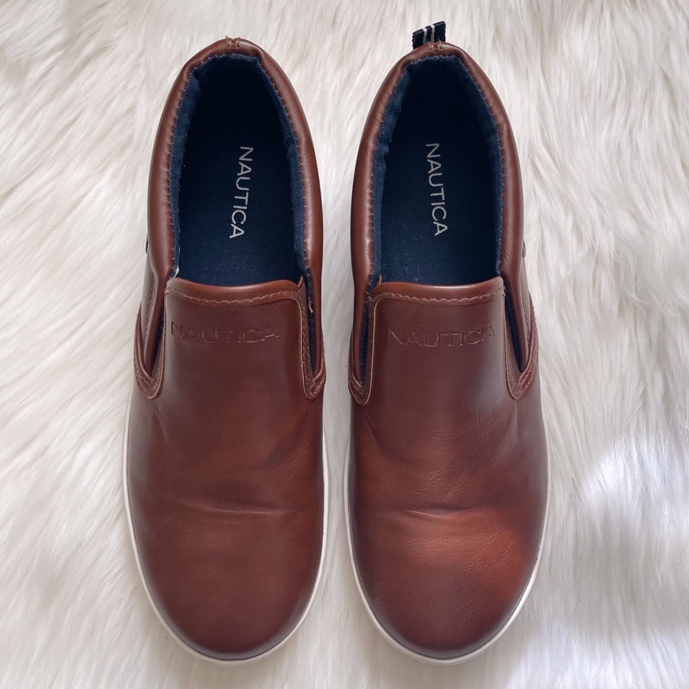 Boys Nautica Brown Loafers Size 4
